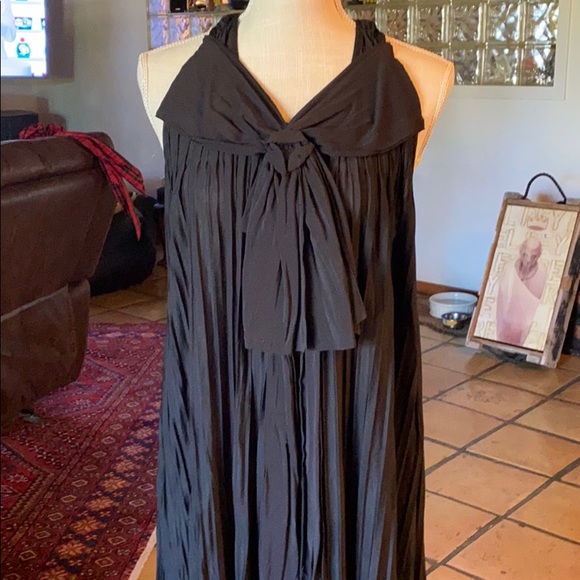 Chloe Dresses & Skirts - CHLOE! Full and fun. Twirl the night away!💃